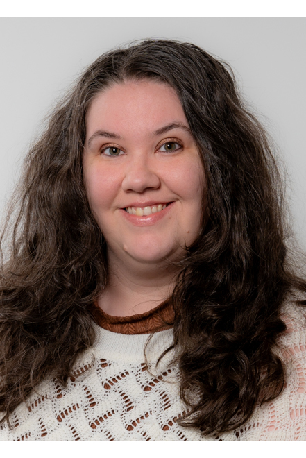 Jaclyn Card headshot