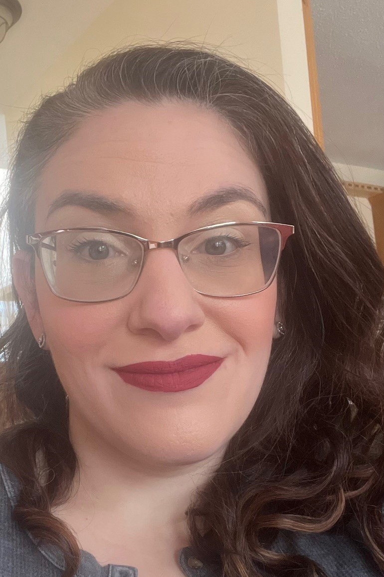 Deborah Russo's headshot